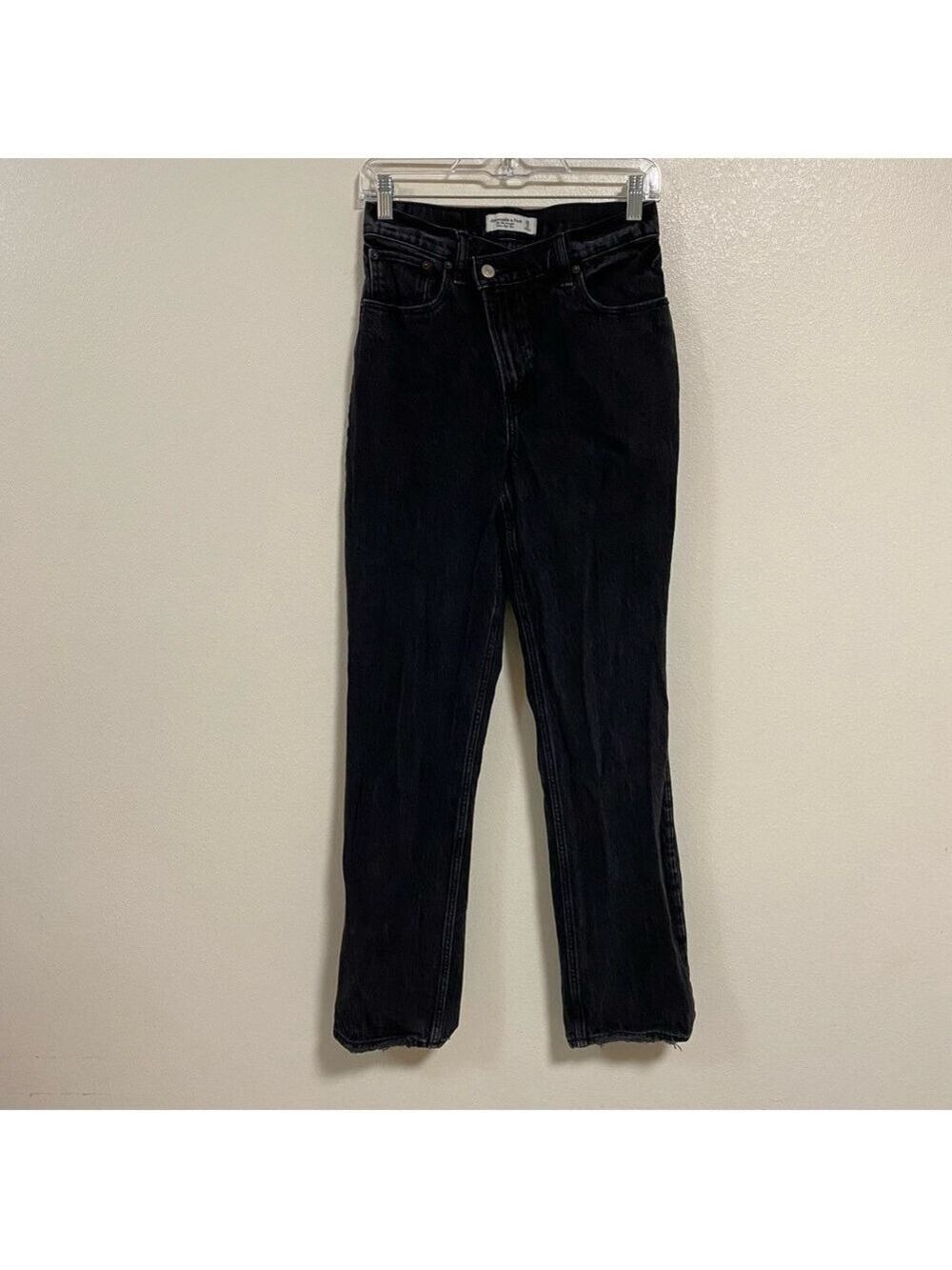 Abercrombie & Fitch Jeans Women Size 2/26 Black 90s Ultra high rise Straight